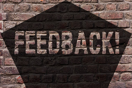 手写文本反馈概念照片客户评论意见反应评估回馈砖墙艺术背景图片