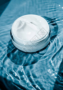 水背景敏感护肤保湿霜背景图片