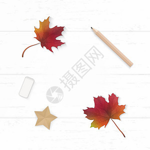 平坦的优雅的白色成份纸秋叶粉红铅笔橡皮标签和星船图片
