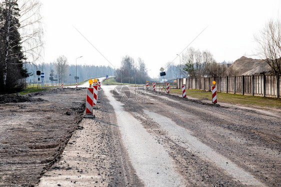 城市的公路建设建筑工地挖图片