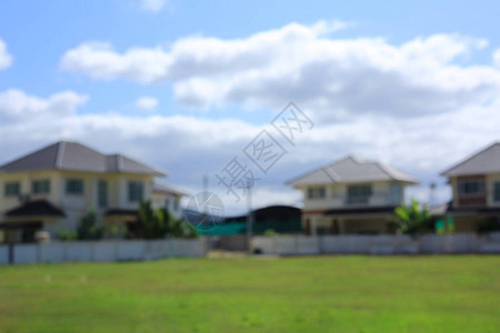 具有草田操场图像模糊背景的村居住宅村郊区图片