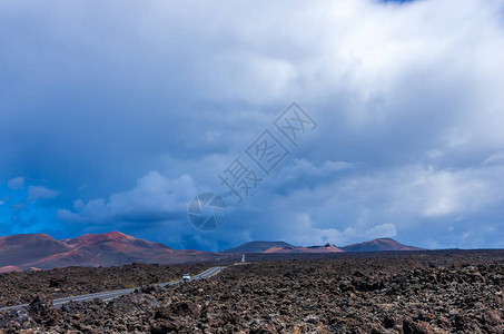 在兰萨罗特的蒂曼瓦亚公园火山上图片