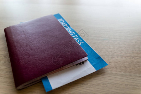 旅行概念护照和登图片