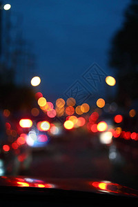 夜间公路城市驾驶汽车图片