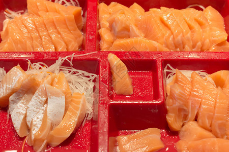 三文鱼生片日本料理图片