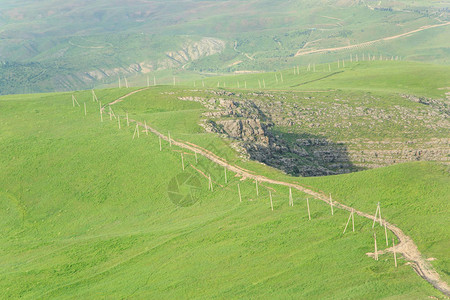 伊朗和土库曼斯坦的山在夏日图片