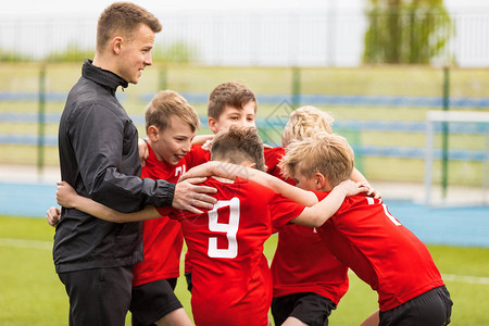 效力希腊联赛！41岁瓦尔布埃纳：再过3场，我就要踢第800场比赛了