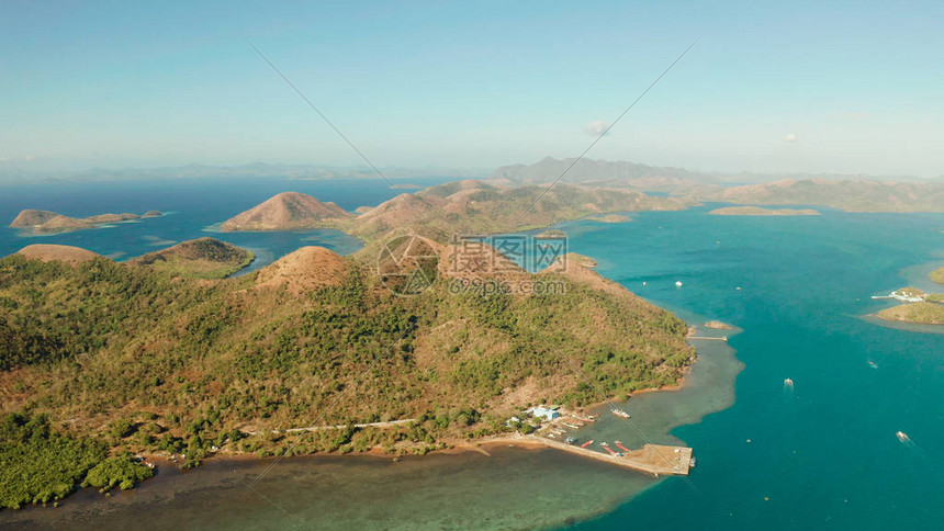 鸟瞰海景湾与巴拉望省的岛屿和山脉菲律宾布桑加海景图片