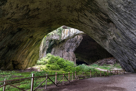 Devetashka洞穴是一个大型卡斯特洞穴图片