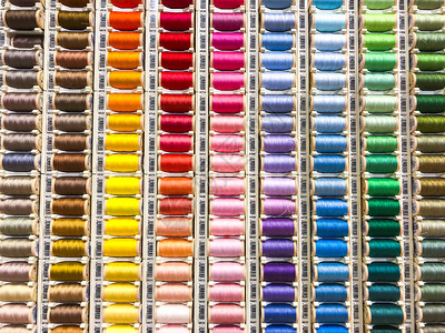 彩色缝纫线轴工作室照片图片