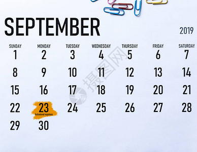 9月2019日的春分日历上突出9月背景图片