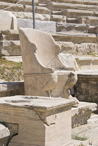 Dionysus剧院的大理石王位图片