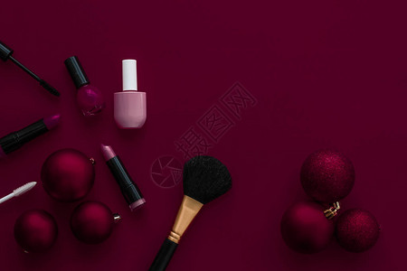 化妆品牌时尚博客和少女魅力概念-化妆品和化妆品产套装为美容品牌圣诞促销豪华勃艮第平面背景图片
