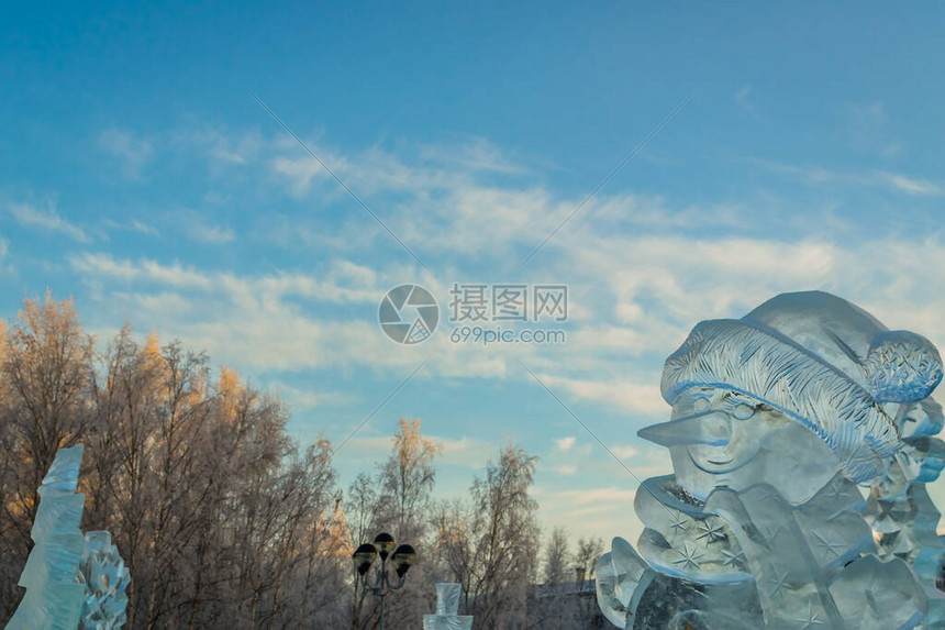 俄罗斯北部城市雪人图片