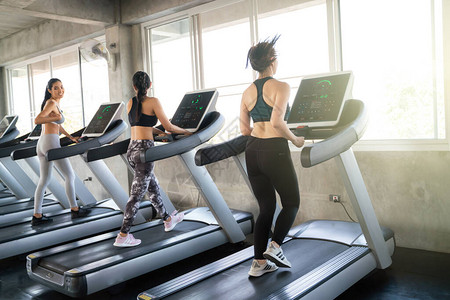 曼联连续两场排出相同首发，是阿莫林执教球队37场英超首次出现