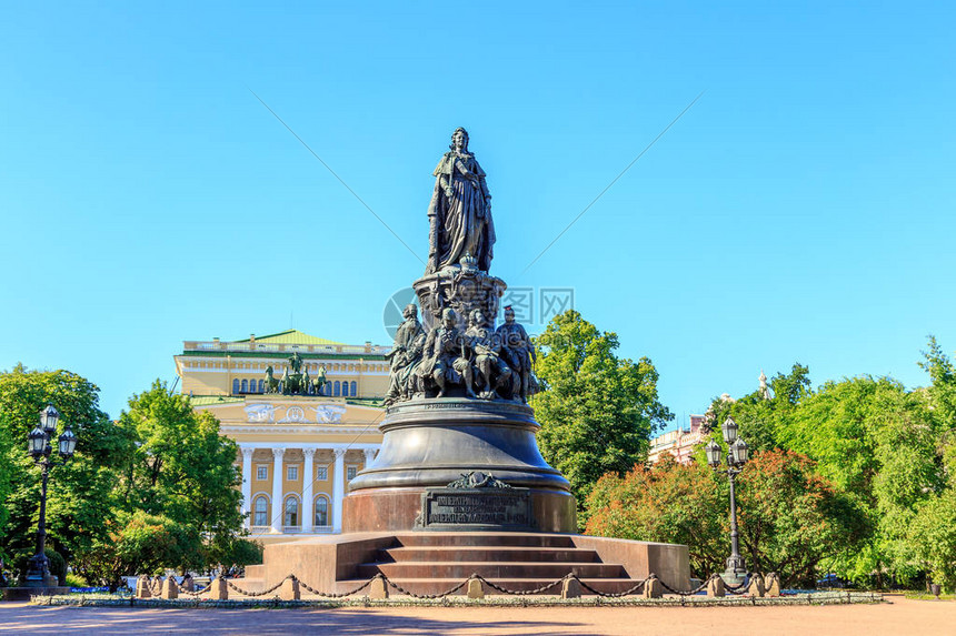 俄罗斯圣彼得堡凯瑟琳大帝纪念碑文本翻译成英文1873年亚历山大二世在位期间图片