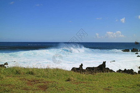 大浪在太平洋上碰撞安加罗阿镇复活节岛图片