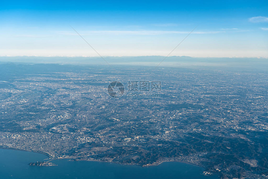 日本川县天南地区日出时以蓝天地平背景对日图片