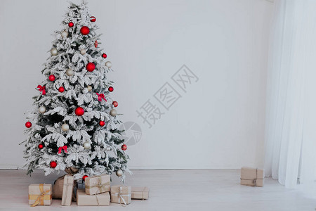 白圣诞树圣诞节内图片