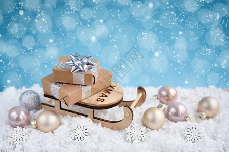 新年贺卡圣诞装饰品雪橇礼物和节日图片