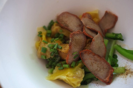 亚洲街头食品鸡蛋加猪肉和图片