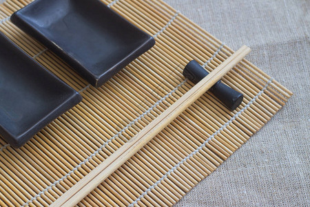 一套寿司的电器筷子陶图片