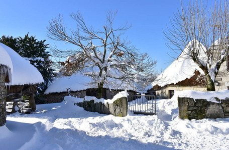 著名的Piornedo雪山村图片