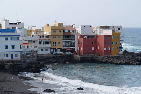 西班牙加那利群岛特内里费岛拉克鲁斯港附近蓬塔布拉瓦小镇大西图片