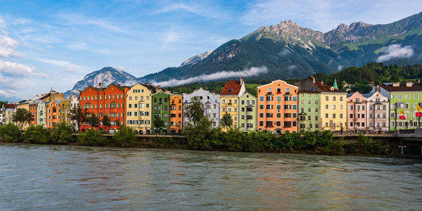 奥地利蒂罗尔州因斯布鲁克老城Innsbruck的旅馆银行图片