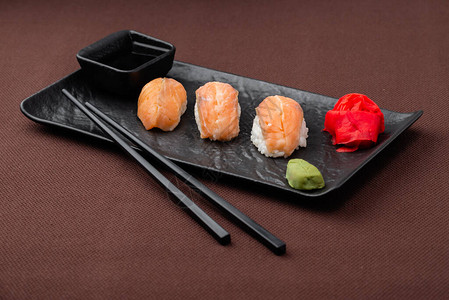 寿司生鱼片图片