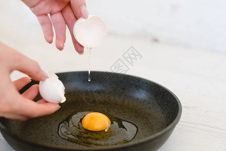 鸡蛋白滴锅图片