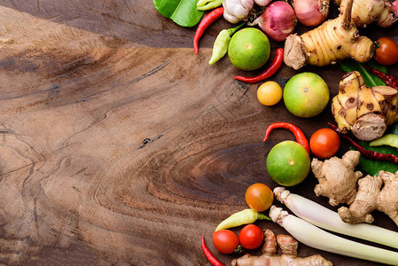 泰国食品配料木制烹饪的香料和草药有机蔬菜图片