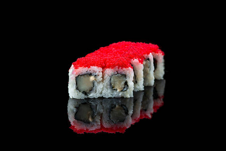 黑背景的寿司卷背景图片