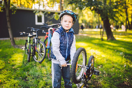 上海U20男足进全运会八强！徐根宝：出线第一位，成绩是硬道理