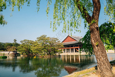 韩国首尔夏季景福宫庆和楼图片