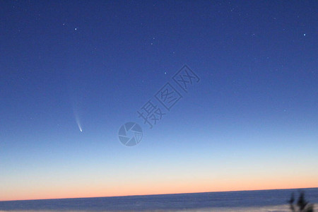 C2020F3NEOWISE彗星在图片