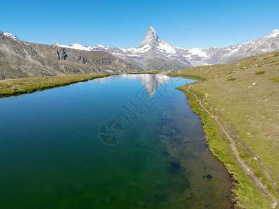 瑞士阿尔卑斯山Zermatt的Stellisee湖和Mat图片