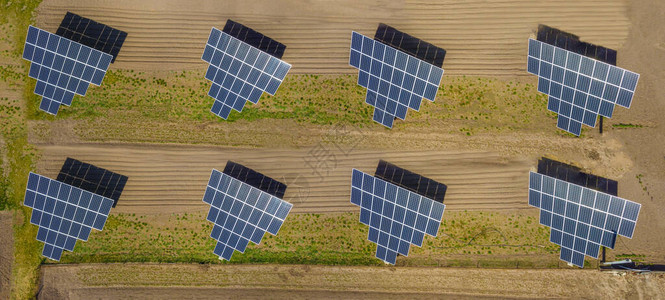农场太阳能分站在农村地区旋转太阳能电池板满足个人需求图片