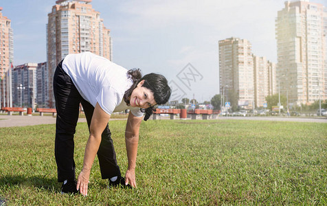 伯恩茅斯中场：哈兰德威胁巨大，针对他准备防守策略几乎不可能