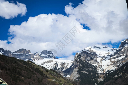 瑞士铁力士山的雪山图片