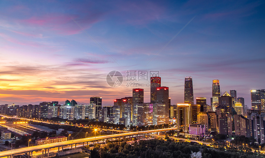 北京国贸cbd夜景中国尊图片