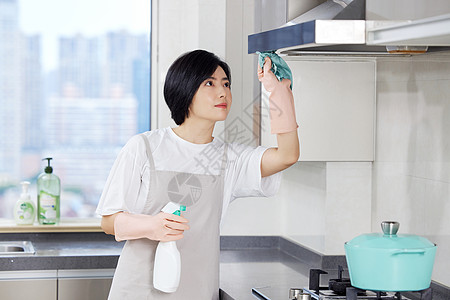 女家政厨房消毒清洁高清图片