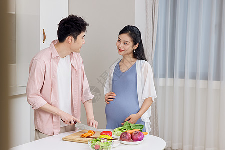 居家温馨夫妻健康饮食图片