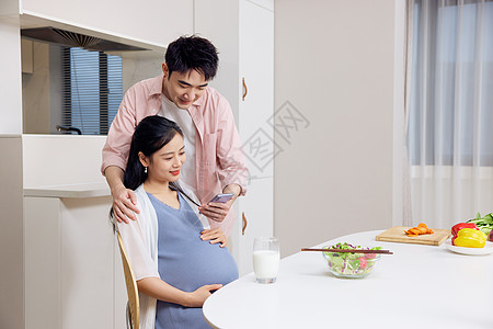 呵护女性健康怀孕的女性健康饮食背景