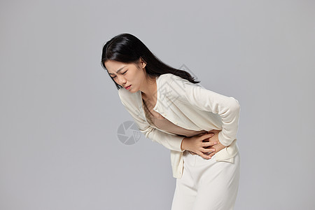 女性经期肚子疼图片