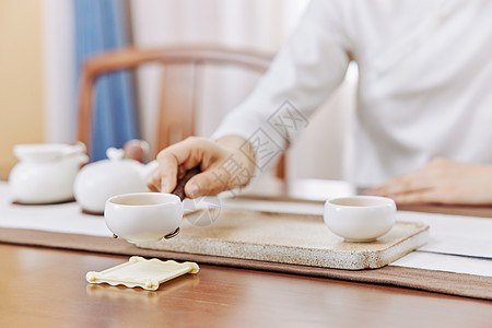 茶艺师端茶特写图片