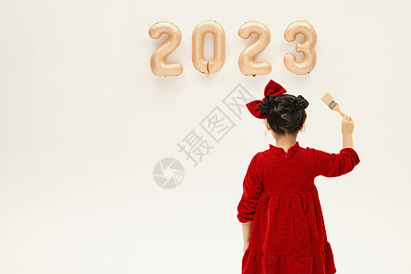 可爱新年兔年小女孩背影图片