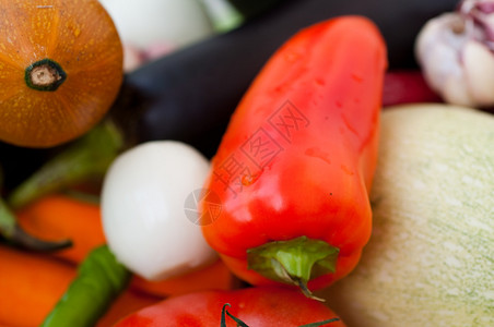 新鲜蔬菜茄子胡椒番茄图片