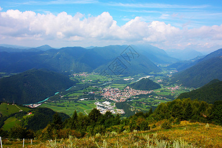 校园景色斯洛文尼亚阿尔卑斯山的惊人背景