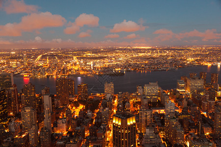 从帝国大厦到深夜的纽约背景图片